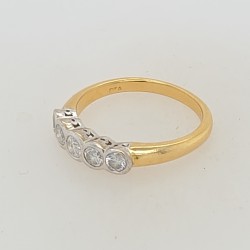 Pre Owned 18ct 5 Stone Diamond Ring ZB350